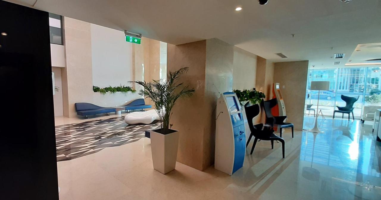 Alliance Palace Sea View Apartment Batumi Exterior foto